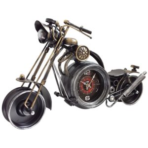אופנוע קסטום כולל שעון רטרו
